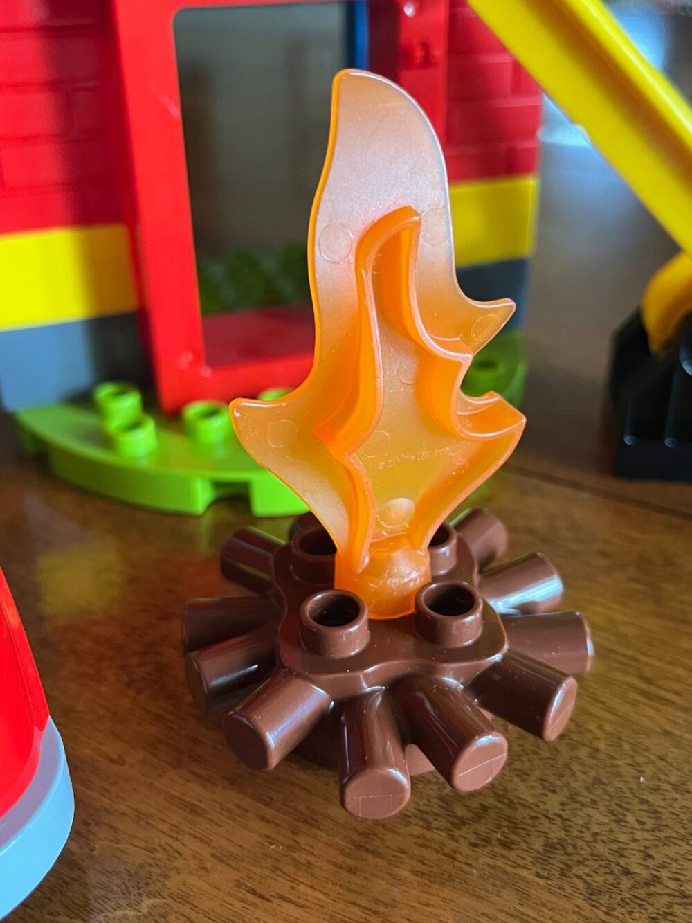 Duplo fire station and firetruck - Picture 4 of 8